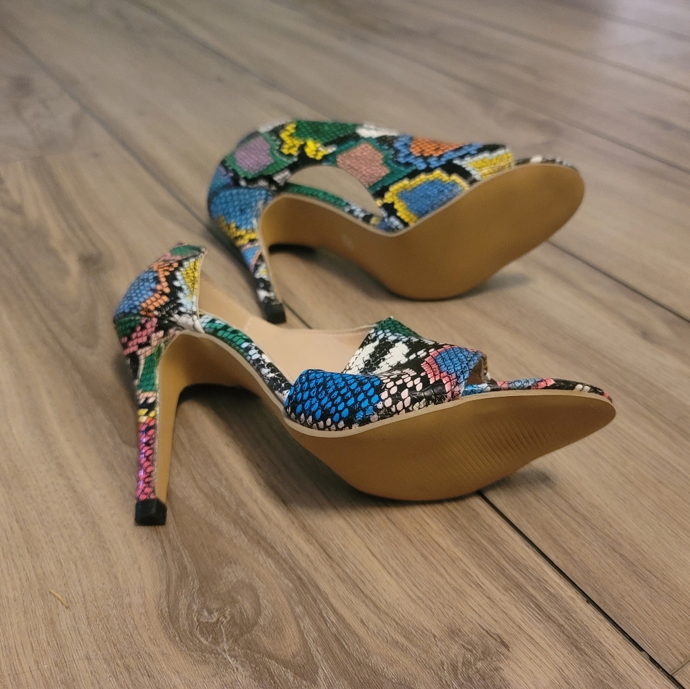 Shoes - Picture 3 of 6